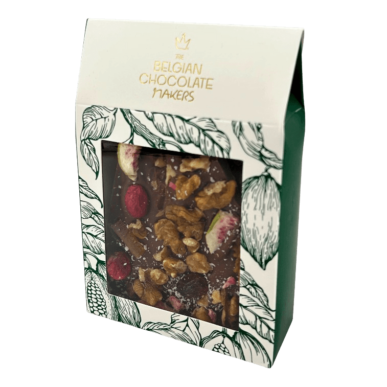 Tavolette spezzate di cioccolato al latte con fichi, limone, mirtilli rossi, noci, cocco