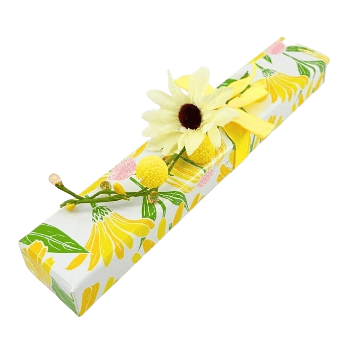 Sunny daisy box of assorted Belgian pralines 105g 5407008478360 The Belgian Chocolate Makers