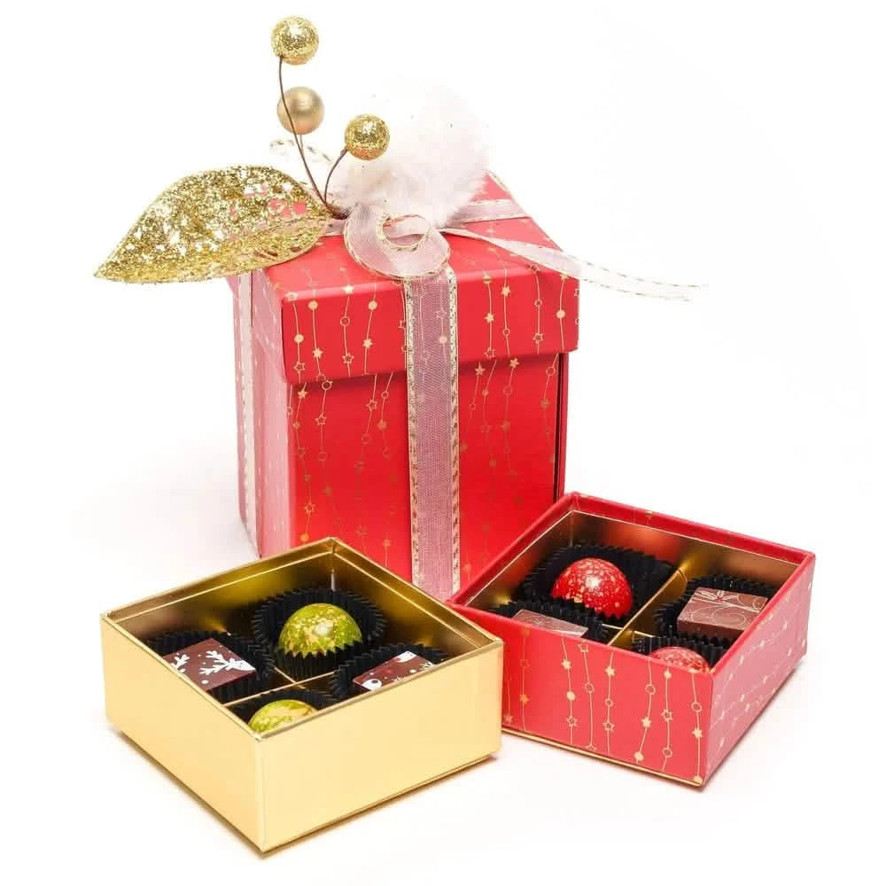 Christmas red box 12 pralines 180 Grs - The Belgian Chocolate Makers