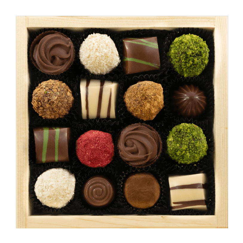 Wooden gift box with 16 pralines and truffles 5407008470586 The Belgian Chocolate Makers