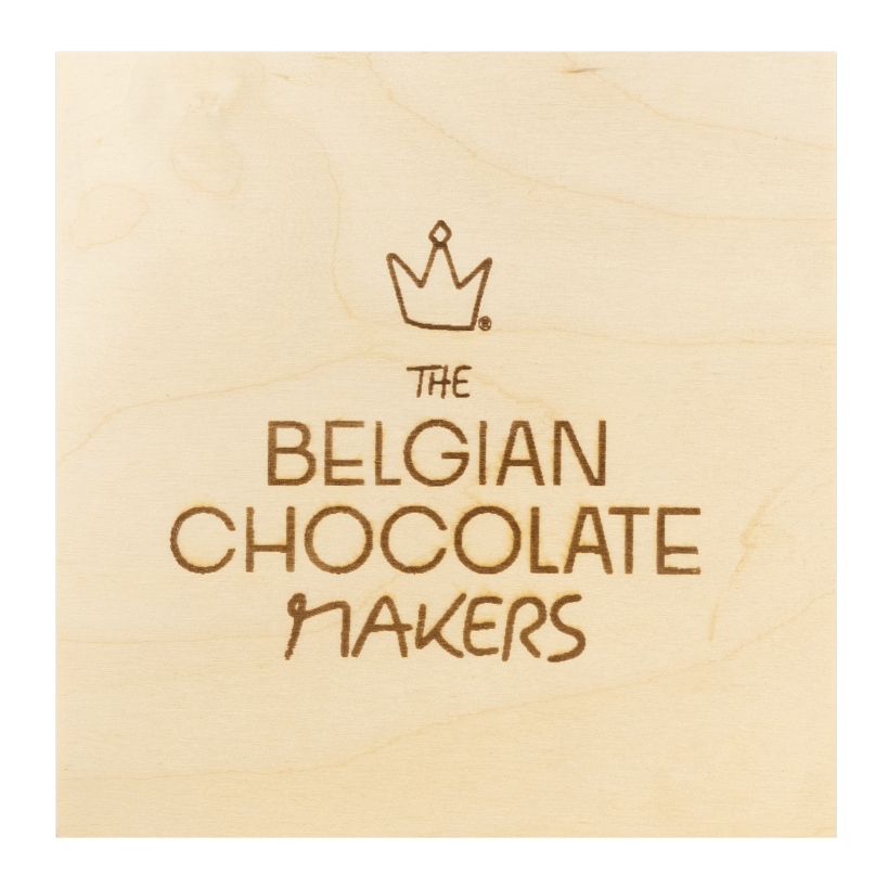 Wooden gift box with 16 truffles 5407008476847 The Belgian Chocolate Makers