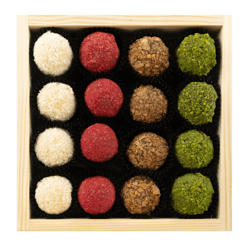 Wooden gift box with 16 truffles 5407008476847 The Belgian Chocolate Makers